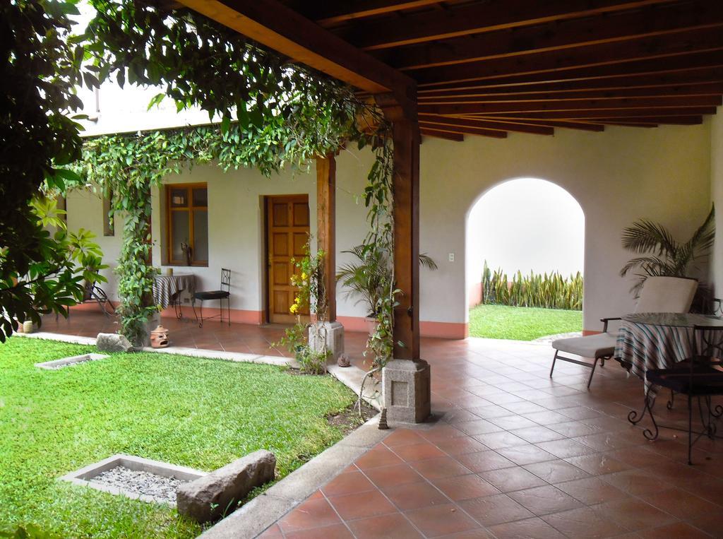 Chez Daniel Bed & Breakfast Antigua Dış mekan fotoğraf
